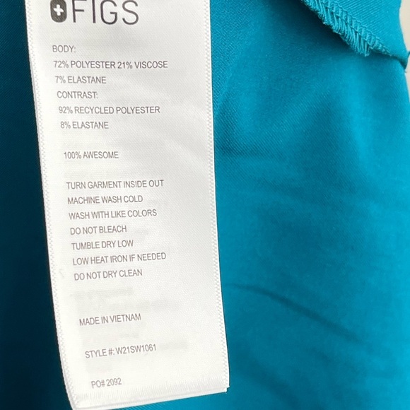 NWT Figs Tela Classic Scrub Top - Picture 4 of 5